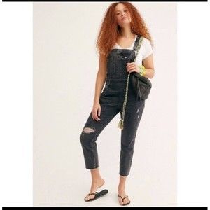 Free People We the Free CRVY Denim Overalls Size 32 Black Skinny Fit Raw Hem NEW